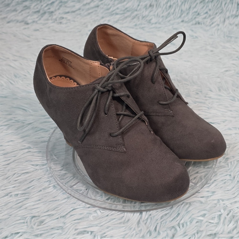 Journee Collection Gray Faux Suede Lace-Up Side Zip Ankle Bootie Round Toe 7